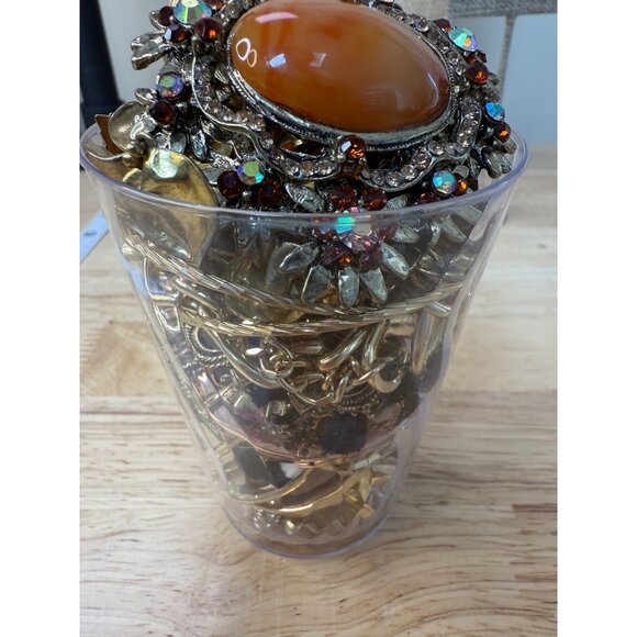 Gold Tone Wearable Jewelry Lot Mixed Styles & Pieces Includes Rhinestone Brooch - Picture 4 of 12